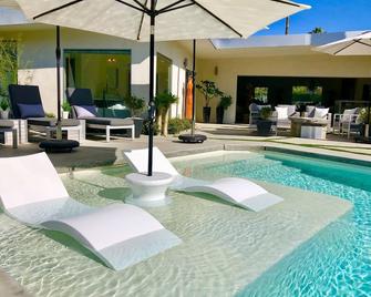 Warm Sands Mid-Century Oasis - Palm Springs - Pool