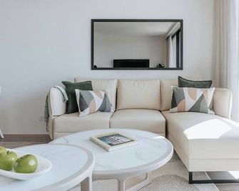 Sunlit Sorrento Splendour in Position Perfect - Sorrento - Sala de estar