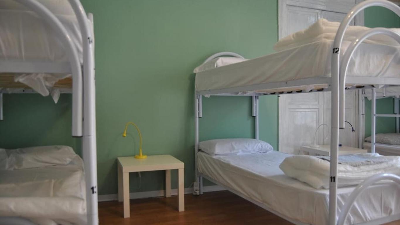 Balarm - Hostel and Bar