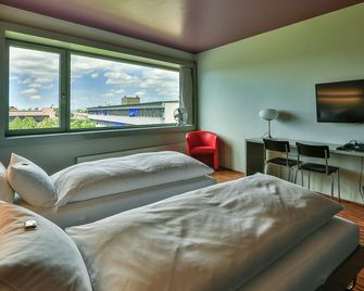 Dasbreitehotel - Basel - Bedroom