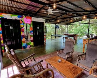 Pura Vida Mini Hostel - Tamarindo