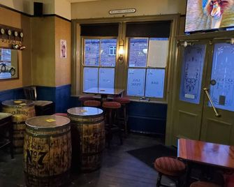 The Queens Arms Hotel - Hexham - Bar