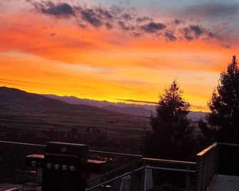 Hilltop, Estate with views, vineyards, and The utmost in luxury - Madera - Balcone