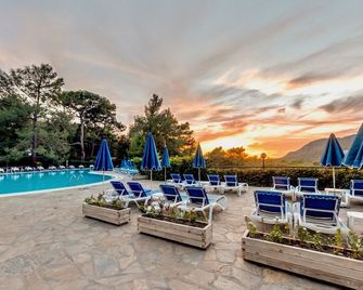 Montana Pine Resort - Fethiye - Bể bơi