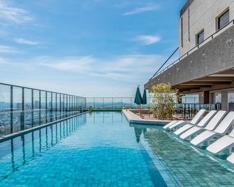 Lindos apts c piscina no Setor Oeste IDV - Goiânia - Pool