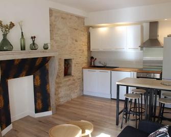 Logement 2 Pièces Pour 2 Personnes Attenant à Longère de Caractère - Flacey - Cocina