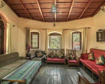 Camp Bliss Heritage by Sahastra Seasons - Ranikhet - Sala de estar
