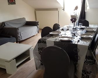 Cozy F3 apartment close to DisneyLand Paris - Meaux - Essbereich