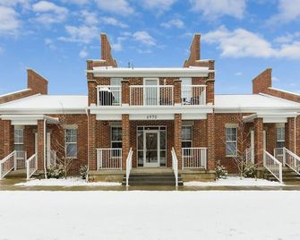 Amazing new 2BR unit 2 min from Big Cottonwood Canyon- located for ski access! - Cottonwood Heights - Edificio