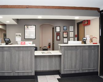 Red Roof Inn Batavia - Batavia - Recepción