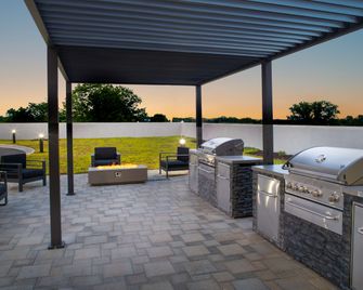 Homewood Suites By Hilton Ann Arbor - Ann Arbor - Patio