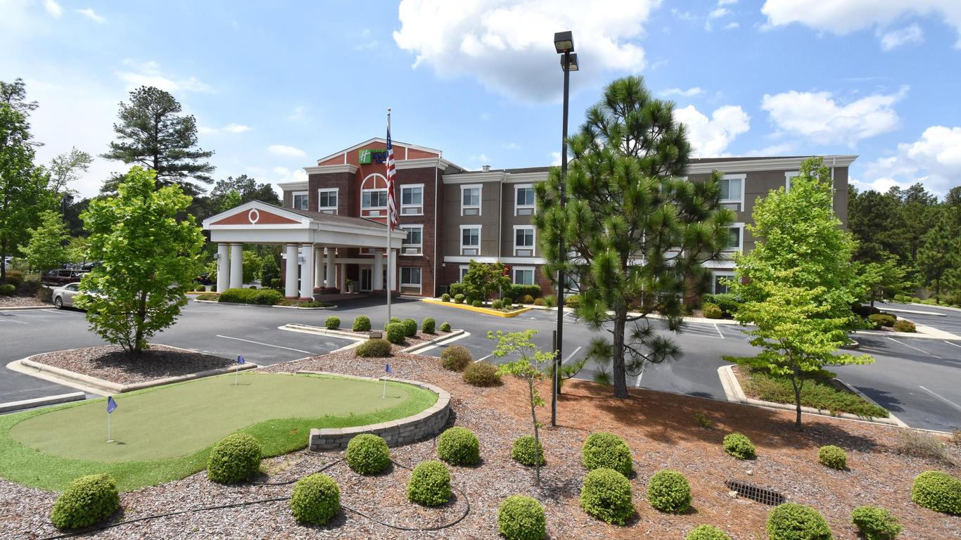 Holiday Inn Express & Suites Southern Pines-Pinehurst Area By IHG