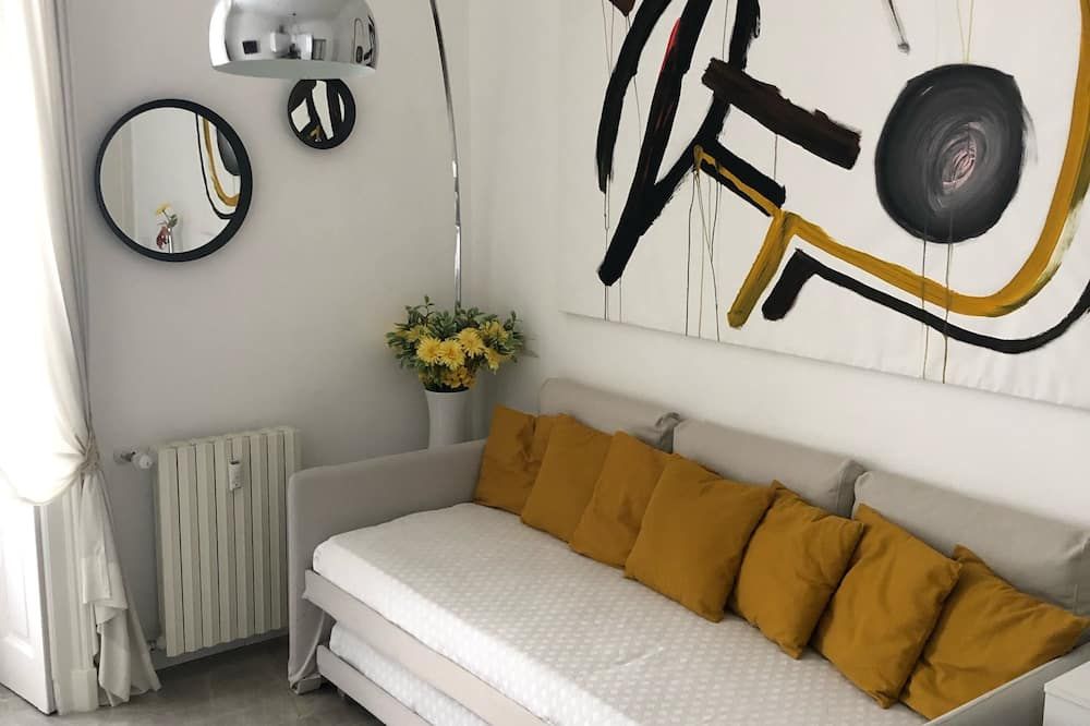 Casa Alberto da Giussano, elegante bilocale in centro con balcone sul parco - מילאנו - סלון