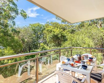 Shoreline, 9 1 Intrepid Cl - 200m to Shoal Bay beach and wifi - Nelson Bay - Balcony