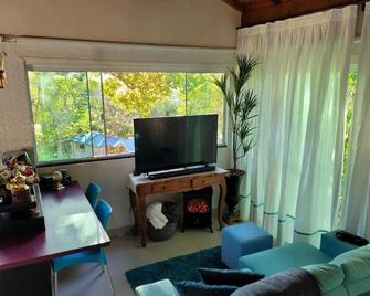 Loft in the middle of nature in the center of Porto Belo - Porto Belo - Sala de estar