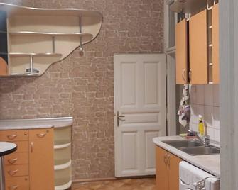 Piękny dom w cichym i spokojnym miejscu - Hrubieszów - Kitchen