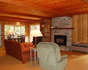 43A Mountain Retreat - North Wawona - Wohnzimmer