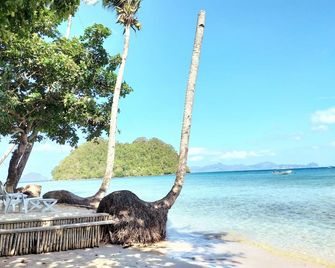 Orange Pearl Beach Resort - אל נידו - חוף