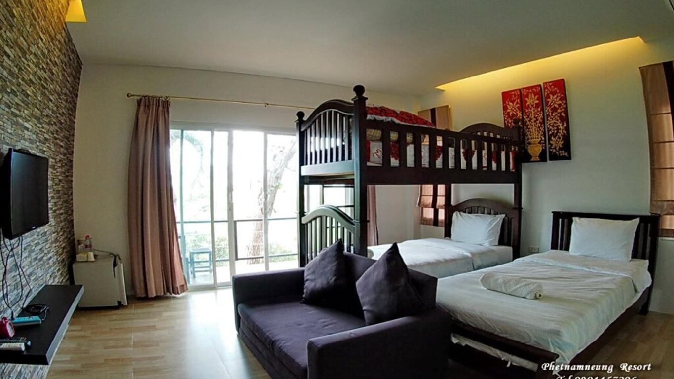 Phetnamneung Resort