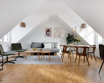 Sanders Saint - Loft One-Bedroom Apartment By the Charming Canals - Copenhagen - Living room
