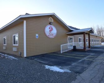 The Lion Inn & Suites - Chetwynd - Building