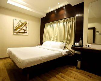 Hotel Grand Girdhar - Indore - Habitación