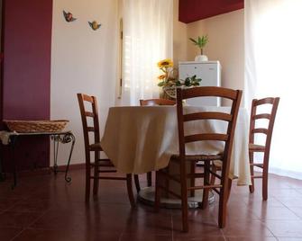 Vista Mare Apartments - Giardini Naxos - Dining room