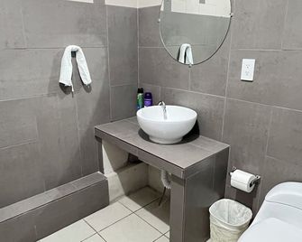 Villa Stahl - San Salvador - Badkamer
