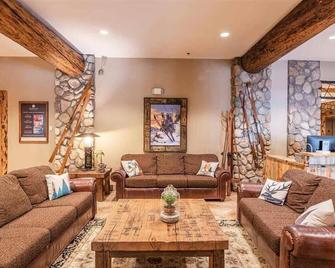 Studio 115 Perfect Location with Pool and Hot Tub - Crested Butte - Living room