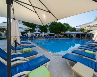 Private Hotel - İçmeler
