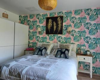 Les nids de la Baie - Favières - Bedroom