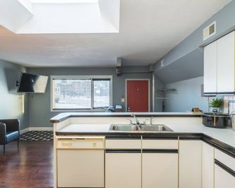 Hotel Rapids - Grand Rapids - Cocina