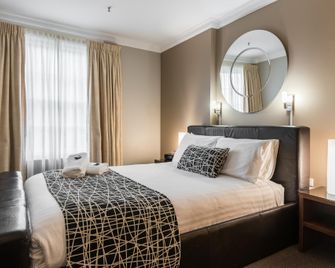 Clarendon Hotel - Newcastle - Bedroom