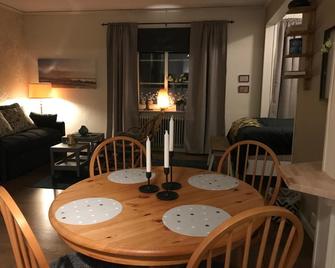 Anki's apartment - Haaparanta - Ruokailuhuone