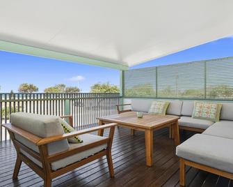 Woorim Beach House with Water Views - Woorim - Balkon