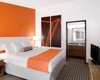 Howard Johnson by Wyndham Wilmington - Wilmington - Slaapkamer