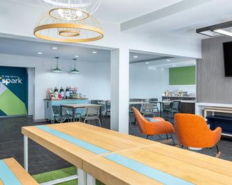 Spark by Hilton Clarion - Clarion - Lobby