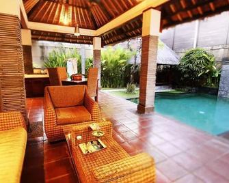 The Amasya Villa · 1 Br Spacious Honeymoon Suite Villa Seminyak Bali - Kuta - Piscina