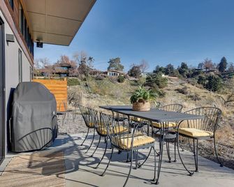 Luxe, Modern Studio w/ Sweeping City Views! - Boise - Balcón