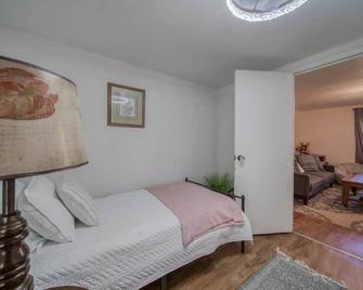 2br | Pet-Friendly | Fenced Yard | Near Wineries - St James - Habitación