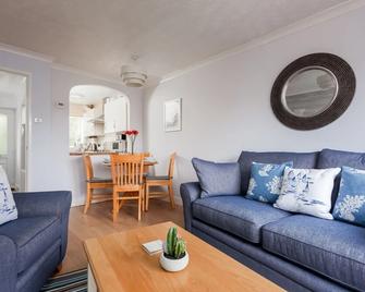Solstice - Poole - Wohnzimmer