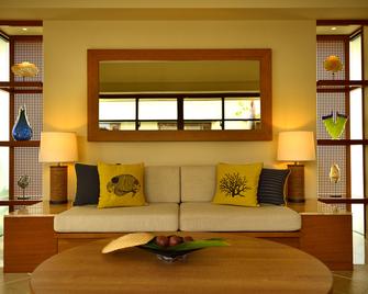 The Uza Terrace Beach Club Villas - Yomitan - Living room