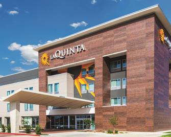 La Quinta Inn & Suites by Wyndham Bloomington - Bloomington - Κτίριο