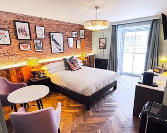 The Palm - Bray - Bedroom