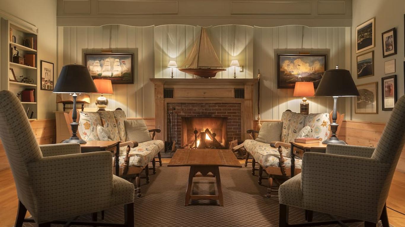 Spruce Point Inn Resort and Spa