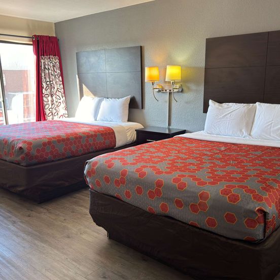 Bedroom view of Econo Lodge