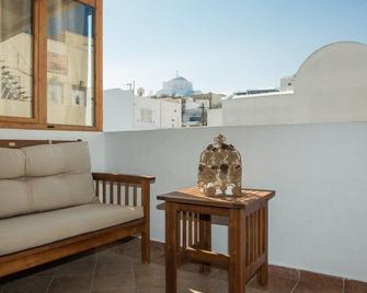 Alexandra's Home - Thera - Balcony