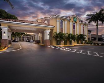 Quality Inn Airport - Cruise Port - Tampa - Building