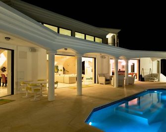 Luxury 4 Bedroom, 7 Bathroom Villa on Shoal Bay, Anguilla - Shoal Bay - Pool