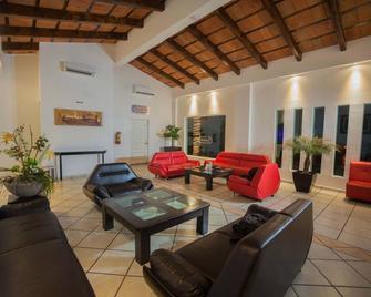 Splash Inn Nuevo Vallarta & Parque Acuatico - Nuevo Vallarta - Living room
